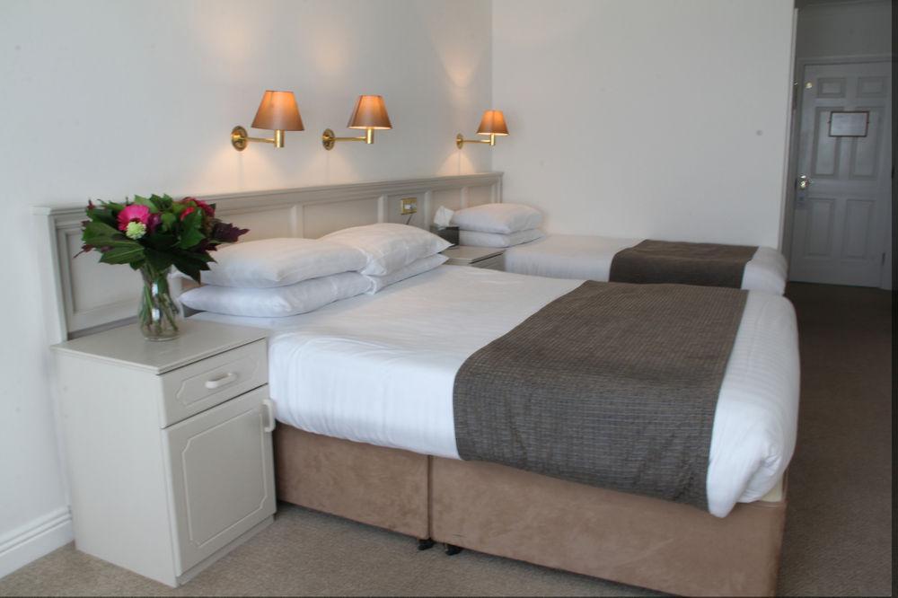 קיליבגס Bay View Hotel מראה חיצוני תמונה