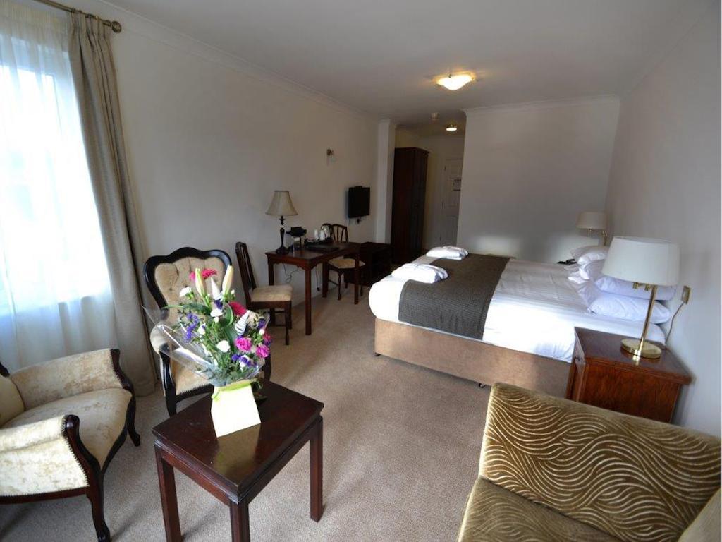 קיליבגס Bay View Hotel מראה חיצוני תמונה