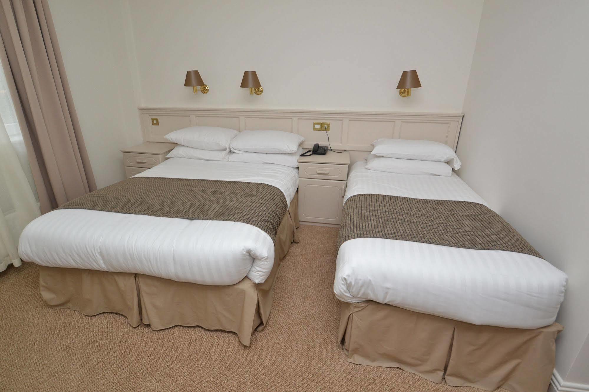 קיליבגס Bay View Hotel מראה חיצוני תמונה