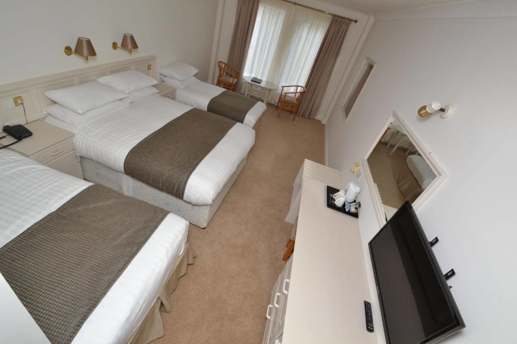 קיליבגס Bay View Hotel מראה חיצוני תמונה