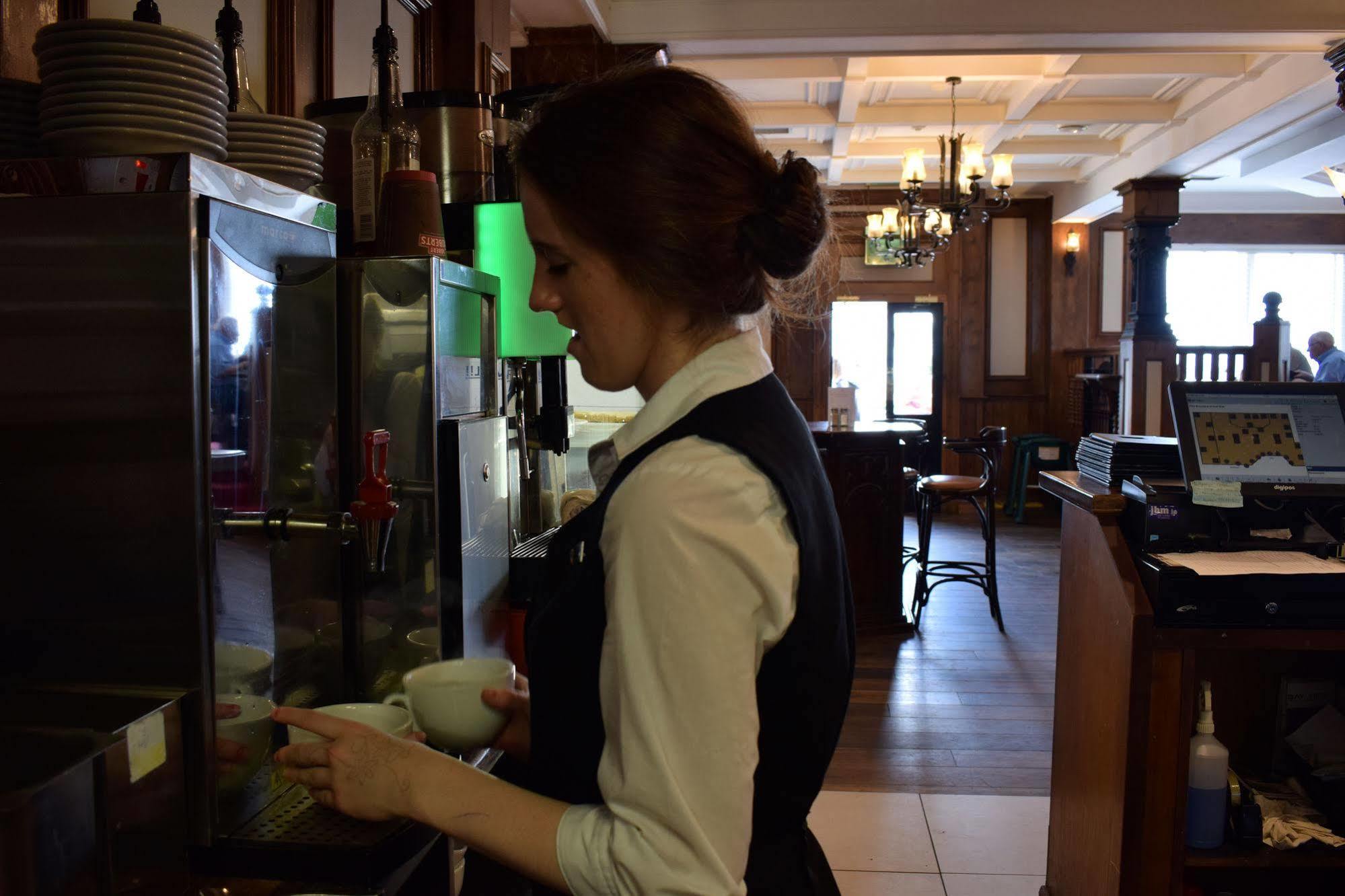 קיליבגס Bay View Hotel מראה חיצוני תמונה