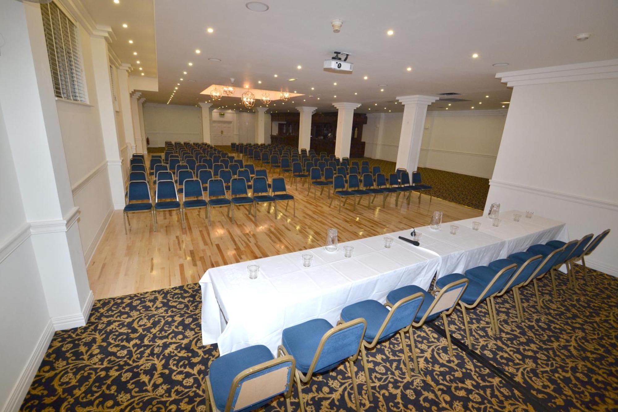 קיליבגס Bay View Hotel מראה חיצוני תמונה