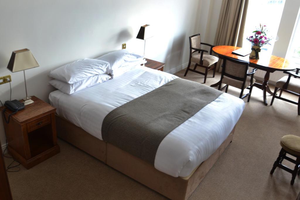 קיליבגס Bay View Hotel מראה חיצוני תמונה